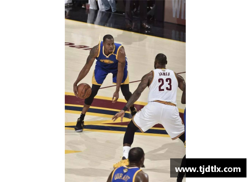 NBA球员脚尺码揭秘：巨大的脚如何影响他们的篮球表现